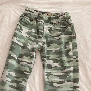 Lucky Brand Girls Camo Pull-On Jegging
